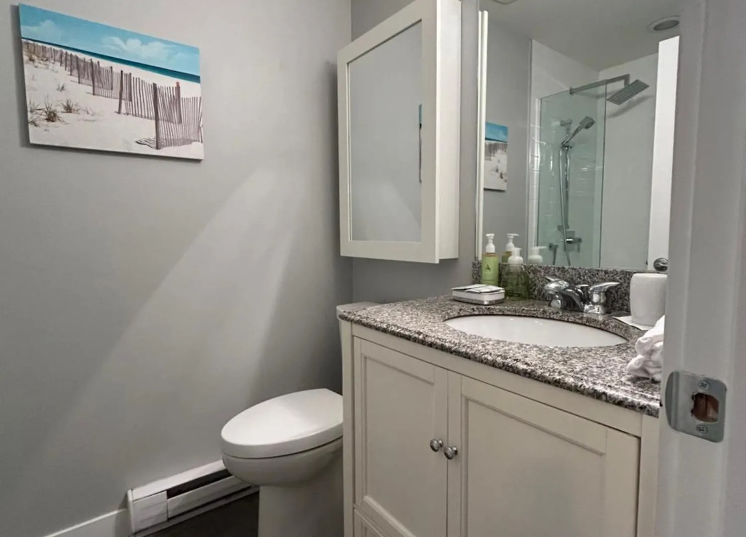 Homestay North Nanaimo Gem - Garden-View Room With Private Ensuite Canada