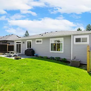 Holiday home Modern 2br In North, Nanaimo